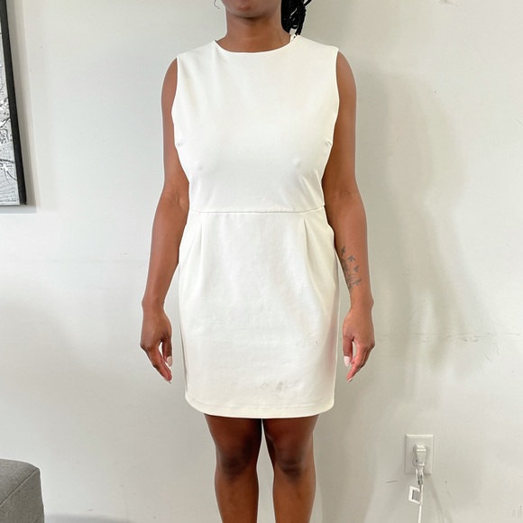 Sexy backless white dress - Picture 1 of 4